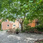 Auf Den Hoefen 17 아파트